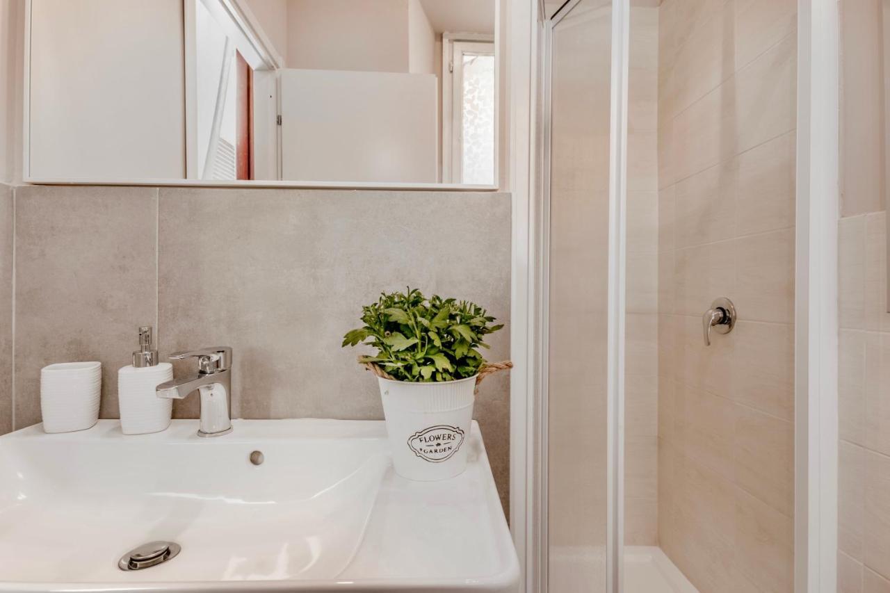 Domus Camilla Apartment Rome Exterior photo